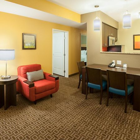 Towneplace Suites By Marriott Minneapolis Near Mall Of America Блумингтън Екстериор снимка