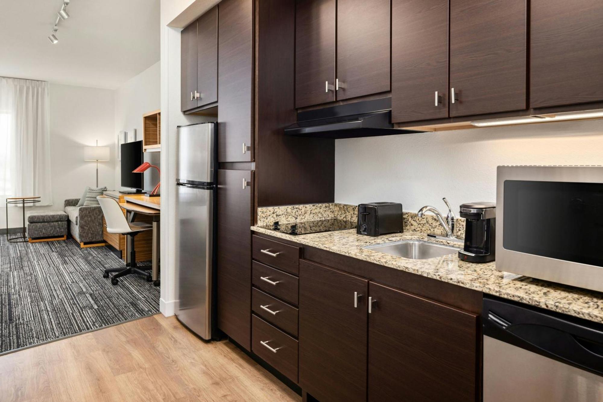 Towneplace Suites By Marriott Minneapolis Near Mall Of America Блумингтън Екстериор снимка